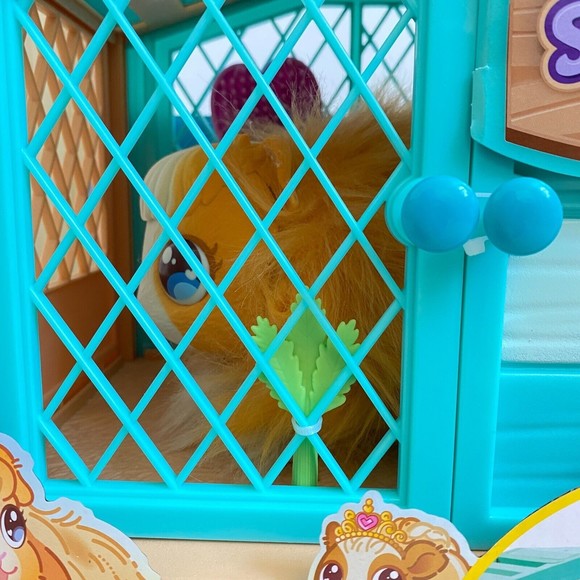 LITTLE LIVE PETS, Mama Surprise Soft Interactive Mama Guinea Pig & Her Hutch NEW - Picture 5 of 8